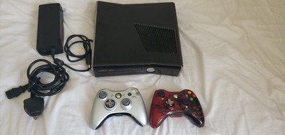 Xbox 360 Slim S + 2TB + Aurora Dash + 2 Controller + Netzteil
