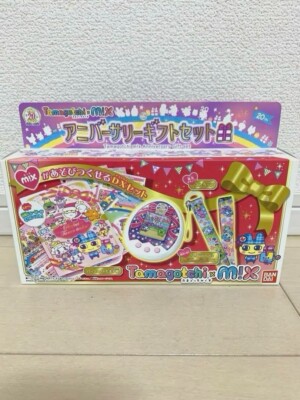 【Tamagotchi m!x】20th Anniversary m!x Tamagotchi Mix M!X 20th Anniversary Gift DX Set W/ Strap