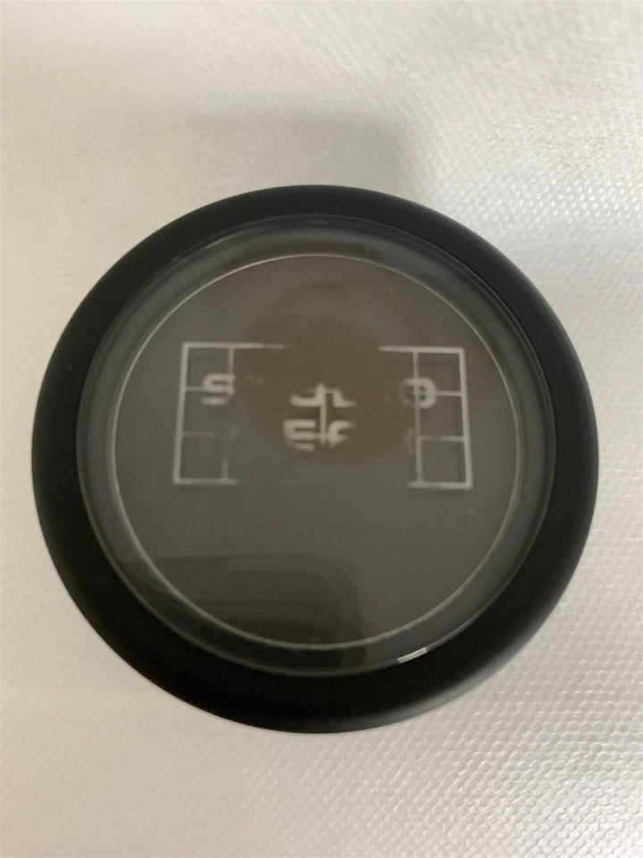 Sombra de ojos Studio Gear Big Pressed Powder gris jaspeado mate Foto 2 de 3