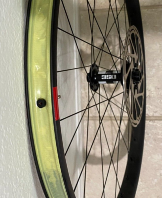 SANTA CRUZ RESERVE 30 CARBON FRONT WHEEL, 27.5”, 15X110MM, 6-BOLT