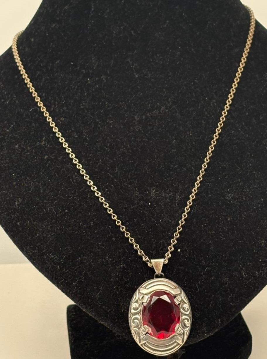 Silver chain 835 with ruby 26 cm - image 1