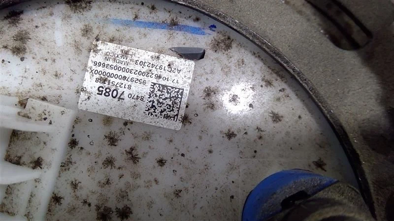 2019-2022 CHEVROLET MALIBU FILLER FUEL TANK RESERVOIR W/PUMP OEM 84760123 - Image 2 of 4