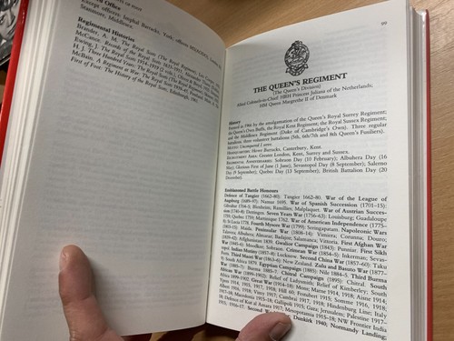 1991 "REGIMENTS AND CORPS OF THE BRITISH ARMY" IAN S HALLOWS GEBUNDENES BUCH (P4) - Bild 11 von 12