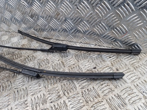 2010-2014 SKODA FABIA 1.6 TDI CR FACELIFT PAIR OF FRONT WINDSCREEN WIPER ARMS - Picture 2 of 3