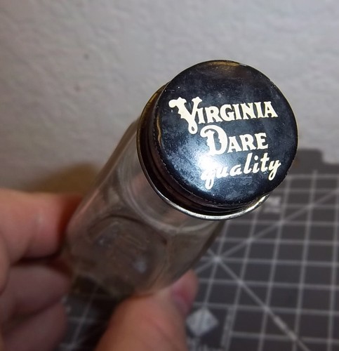 vintage Virginia Dare BRANDY sauce 4 oz bottle, Great Graphics, embossed sides - Picture 4 of 4