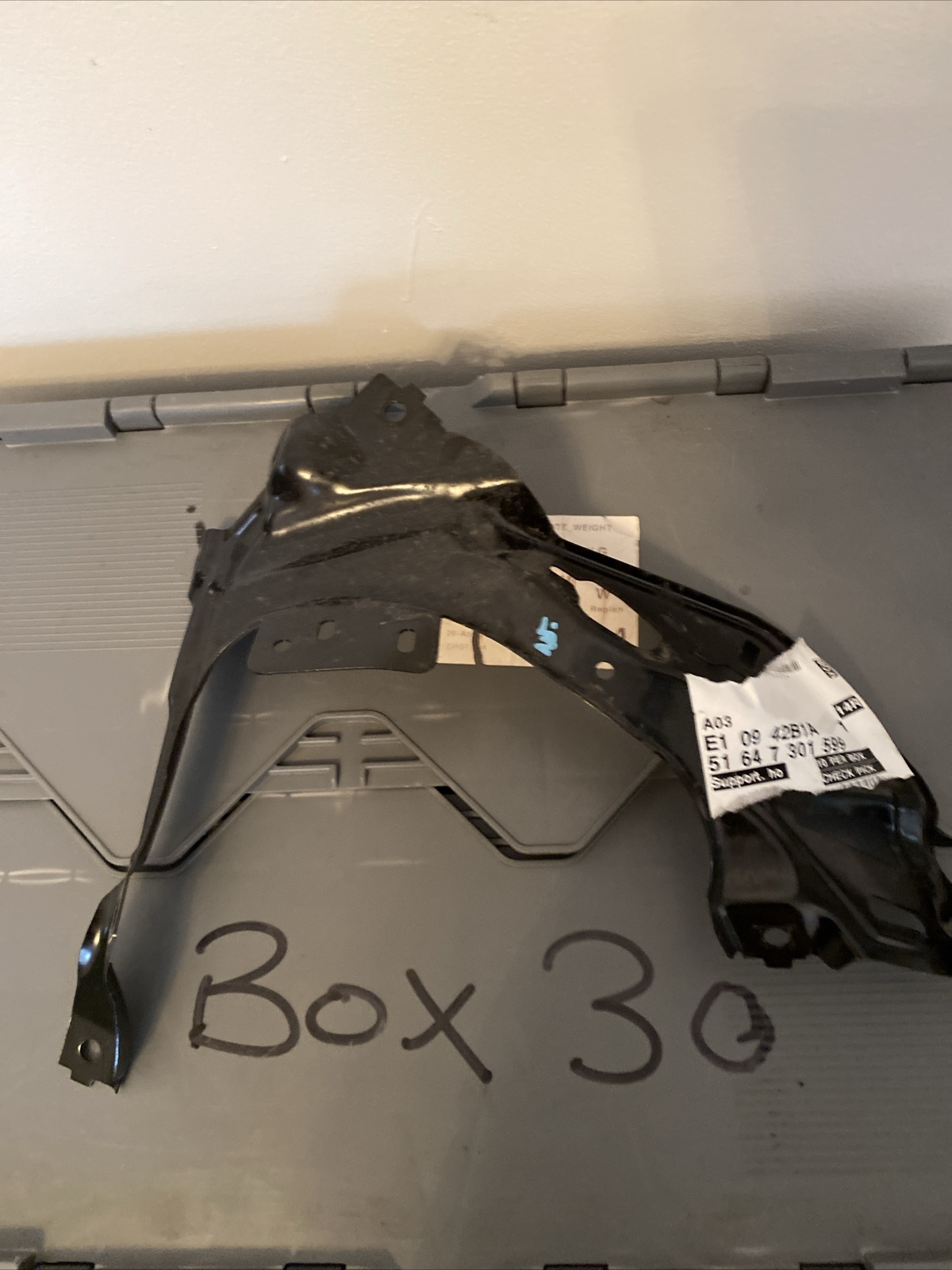 MINI F55 Cooper 1.5 2018 RHD Left Side Headlight Mount Bracket 