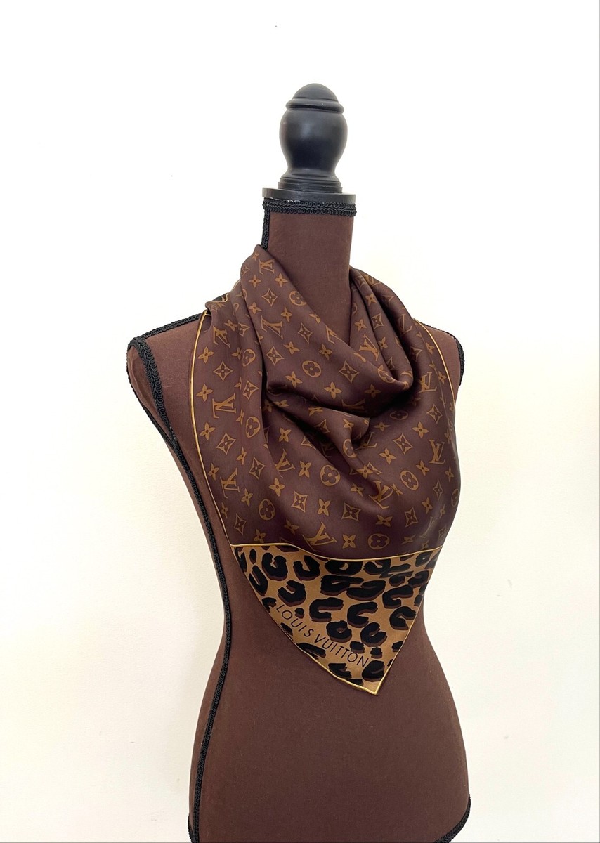 Unisex Louis Vuitton Monogram Flowers LV Logo Animal Print Brown