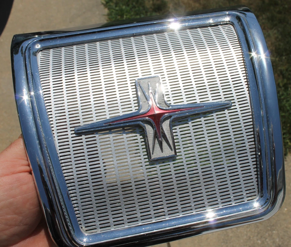 Oldsmobile 88 Starfire 1963 fabricante de equipos originales asiento trasero centro cromo rejilla de altavoz Foto 3 de 4