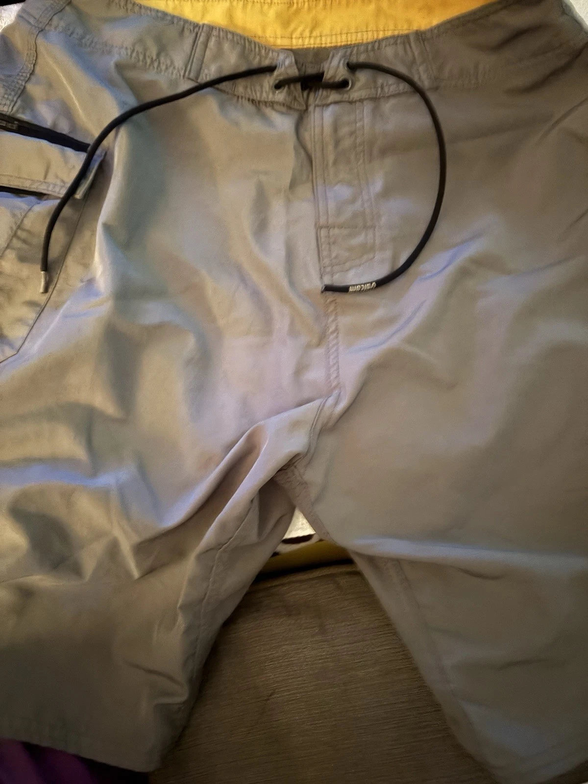Men’s Olive Green Shorts 1 Pocket Closure Front Zip Size 33 Volvo Stone
Opens in a new window or tab