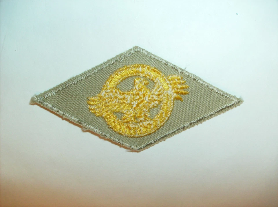 100% Original WWII USGI Ruptured Duck Honorable Discharge Patch Tan Color NOS - Image 2 of 3