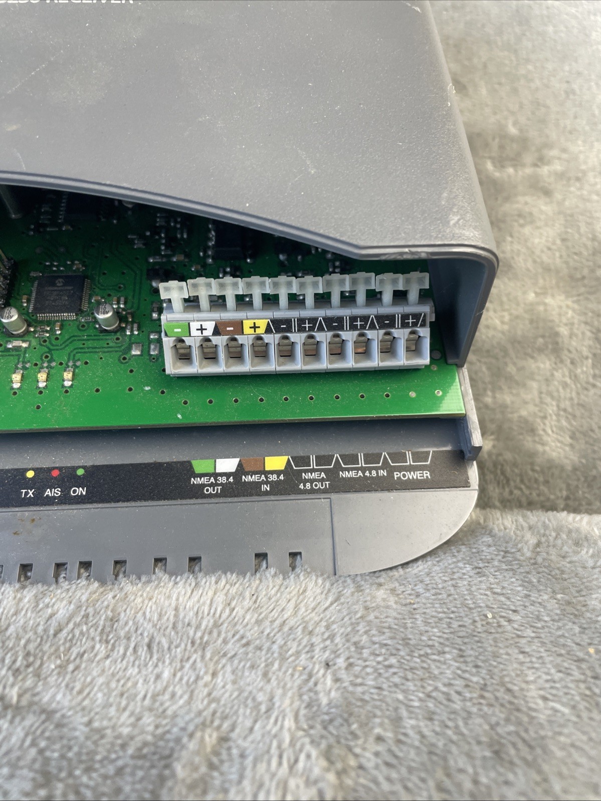 Raymarine AIS 250 E03015 Missing Cover