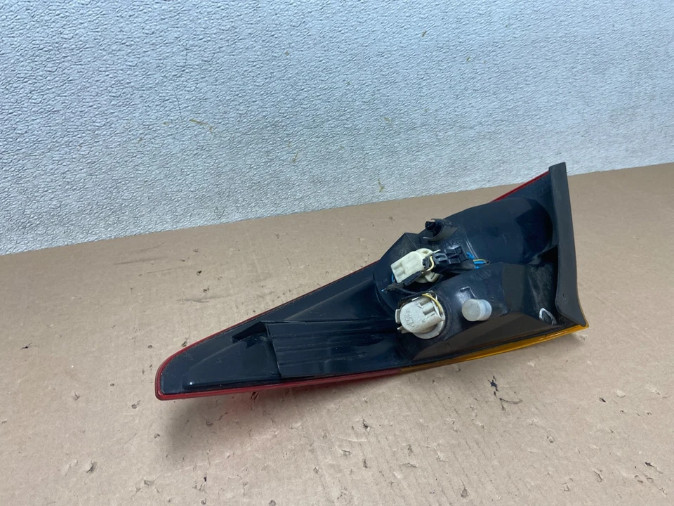 2001-2002 Saturn SC2 SL2 S Series Left Driver LH Tail Light Oem R5633 DW - Image 4 of 4