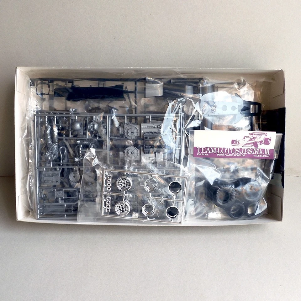 Tamiya 1/20 TEAM LOTUS J.P.S. MK III Model kit  #20004 - Image 2 of 4