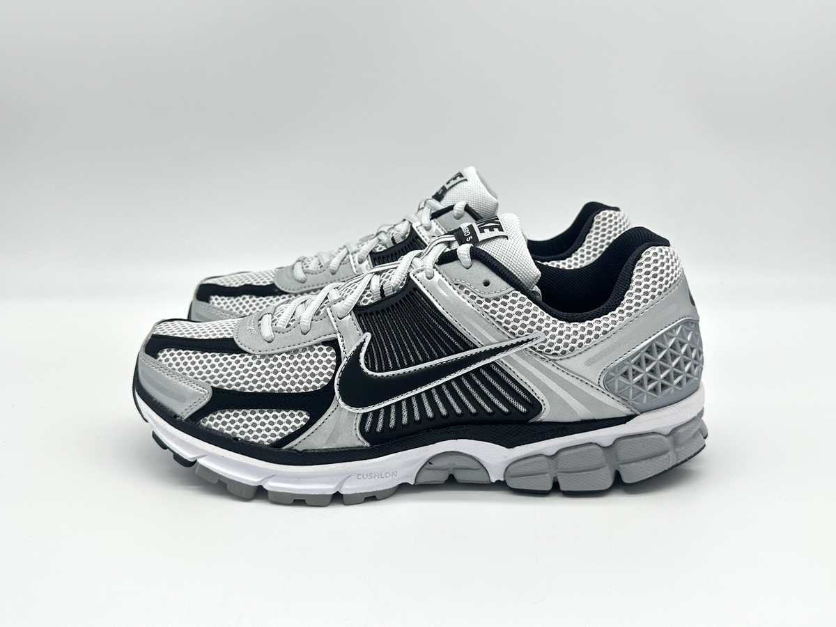 Men’s Nike Zoom Vomero 5 size 10.5 Nike Zoom Vomero 5 Triple Black Mens Running Shoes Black  main image 4