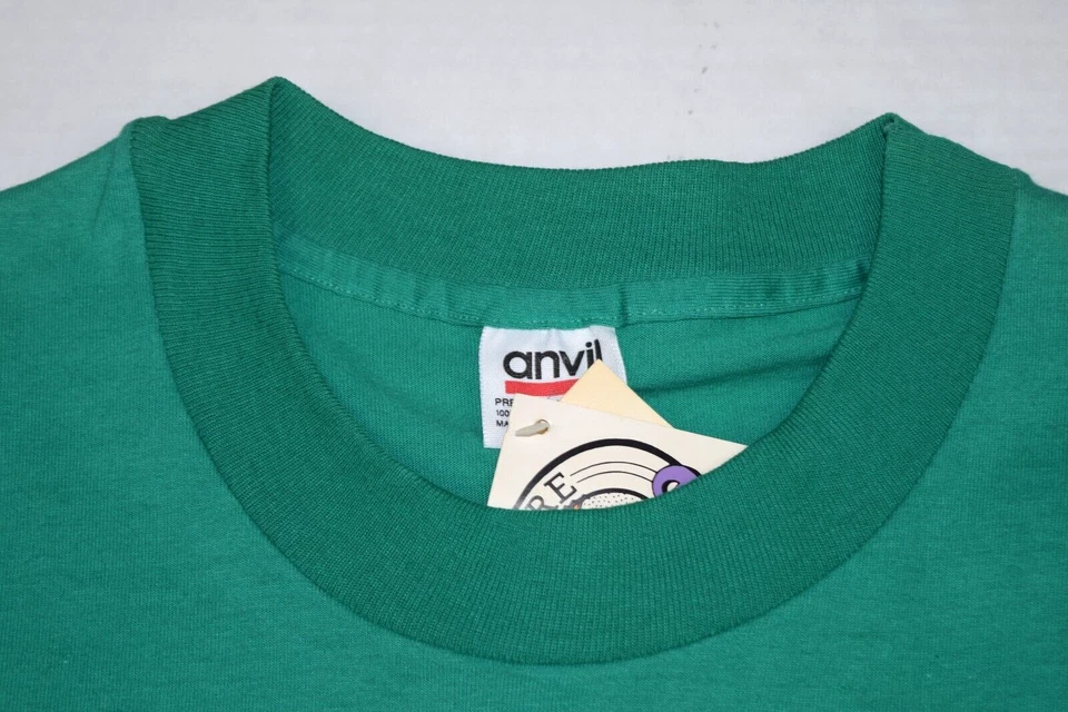 Vintage T-Shirt Anvil Size M/L 90s Garfield Kiss Me I'm Irish Anvil NWT Discolor - Image 3 of 4
