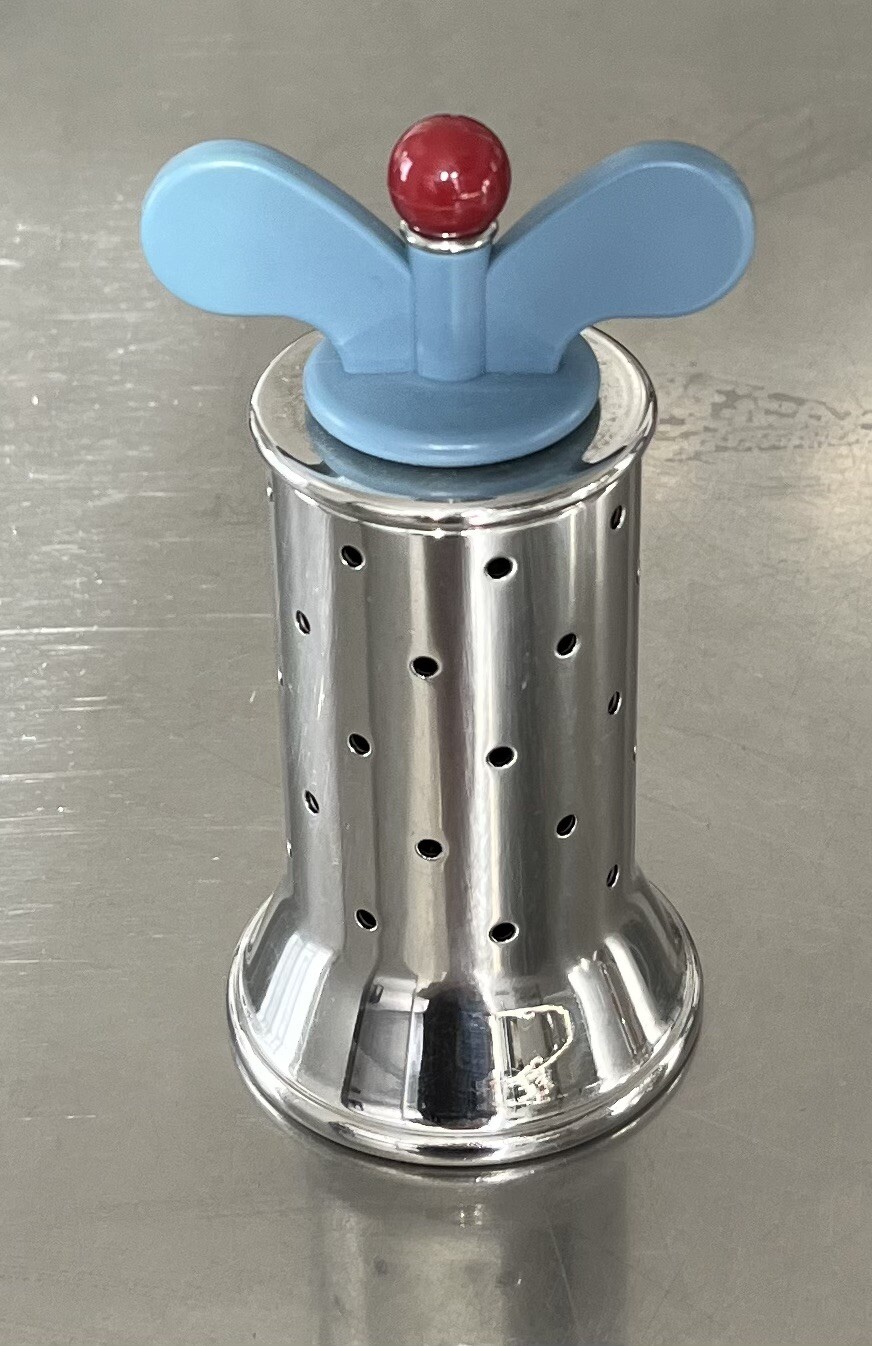 Alessi Pfeffermühle hellblau 9098, minimale Gebrausspuren, Peugot-MW, funkt.tüch