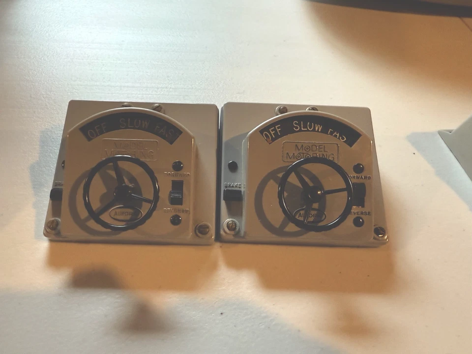 Aurora Modelo Motoring Thunder Jet Set/ Seis Velocidades Controles Freno Inverso Adelante Foto 2 de 4