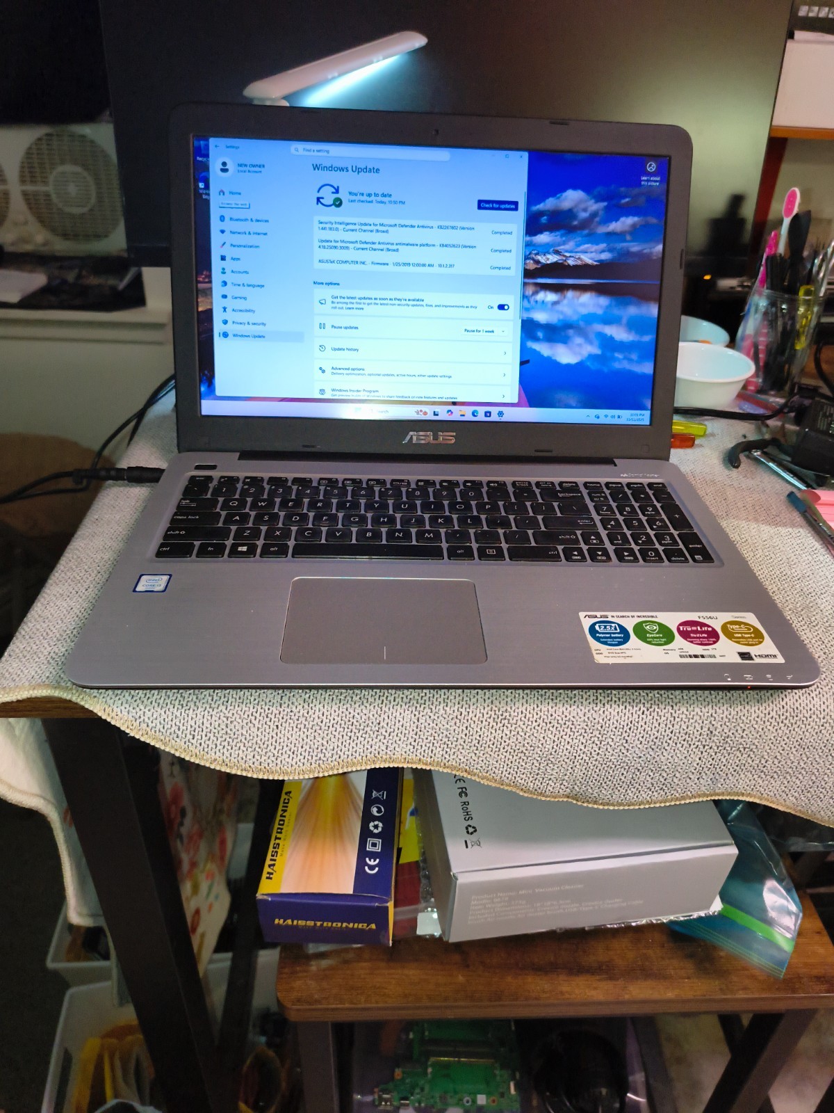 15.6" ASUS F556U i3-6100U, 12GB 250GB SAMSUNG EVO 850 SSD Win11Home