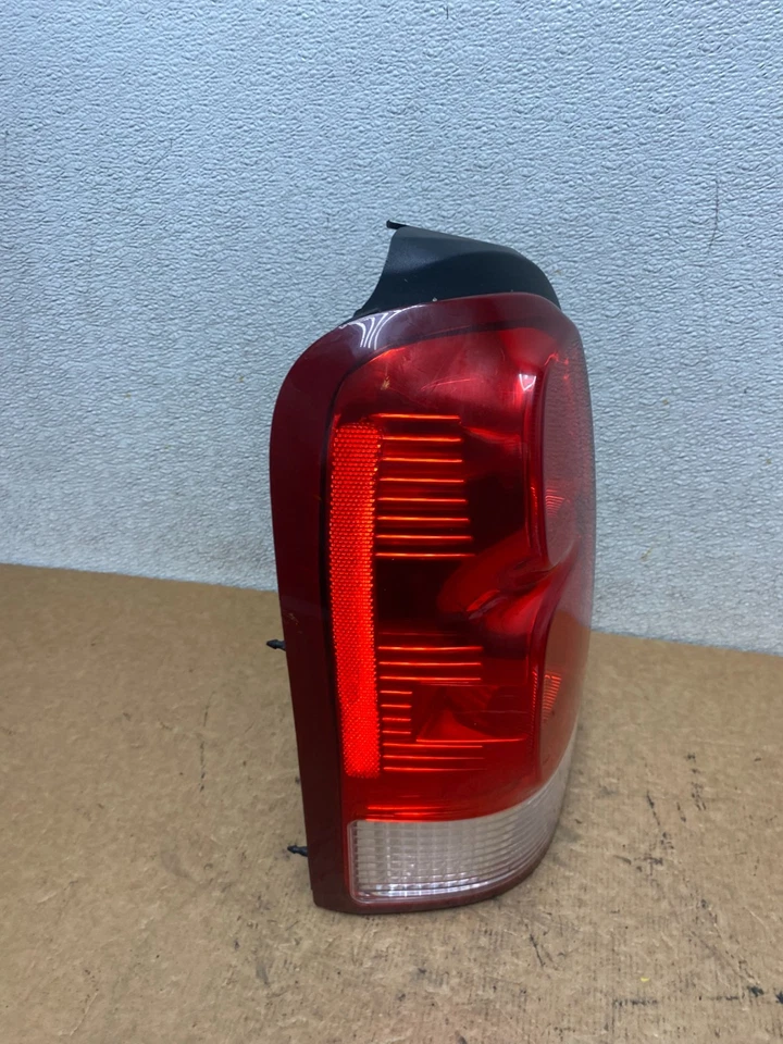 Luz trasera izquierda conductor Pontiac Montana/Uplander 2005 a 2009 OEM S7075 DW Foto 3 de 4