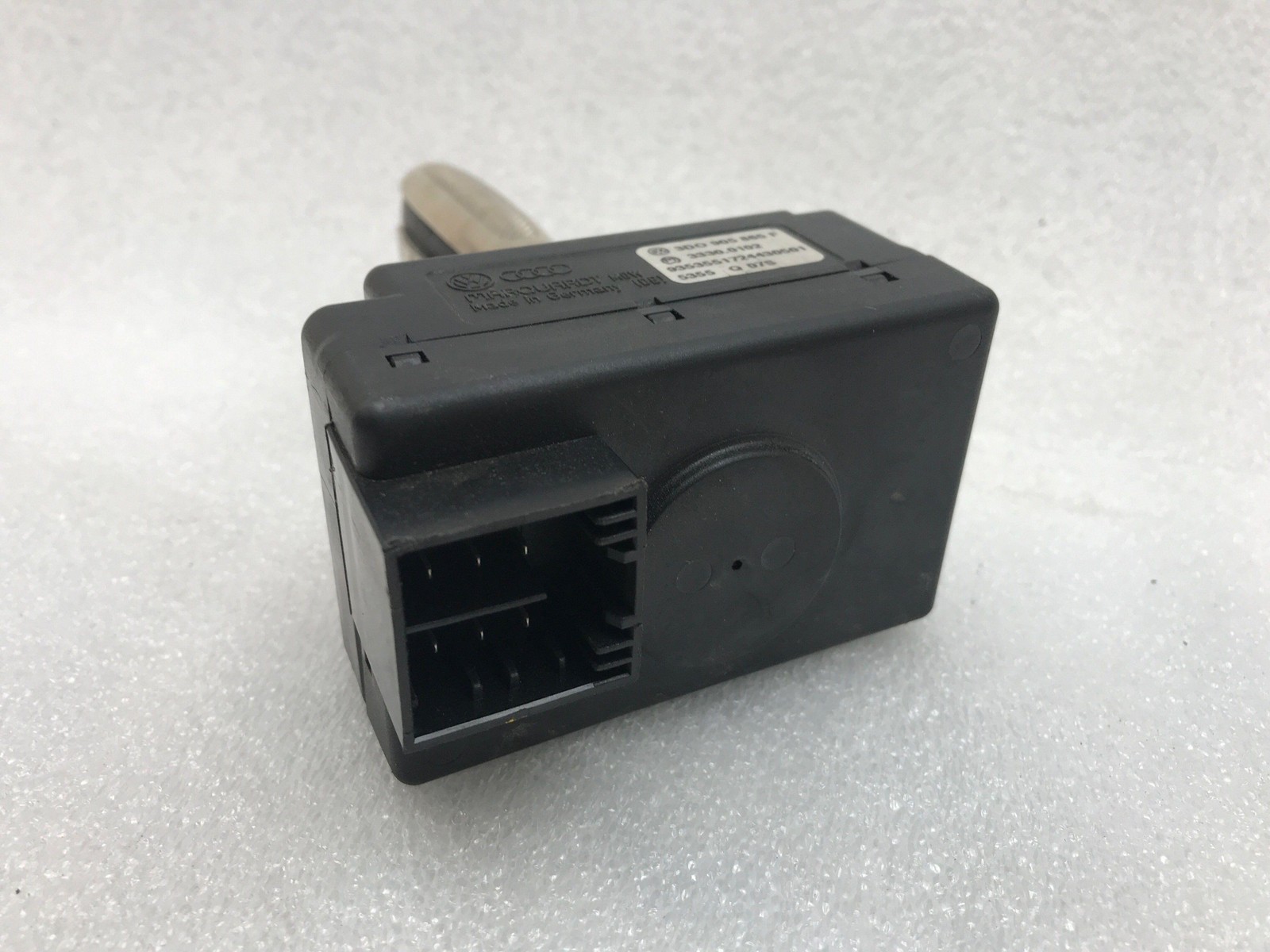 06 BENTLEY FLYING SPUR OEM IGNITION SWITCH MODULE W/ KEY 3D0905865F