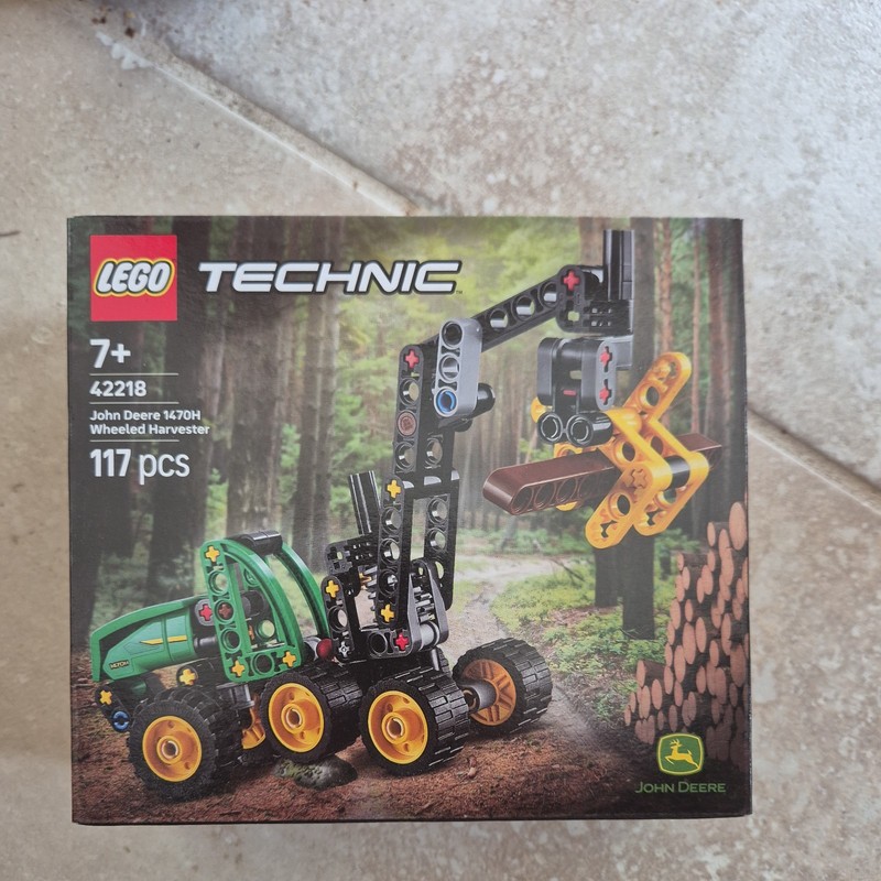 LEGO Technic 42218 John Deere 1470H Wheeled Harvester Age 7+ 117pcs