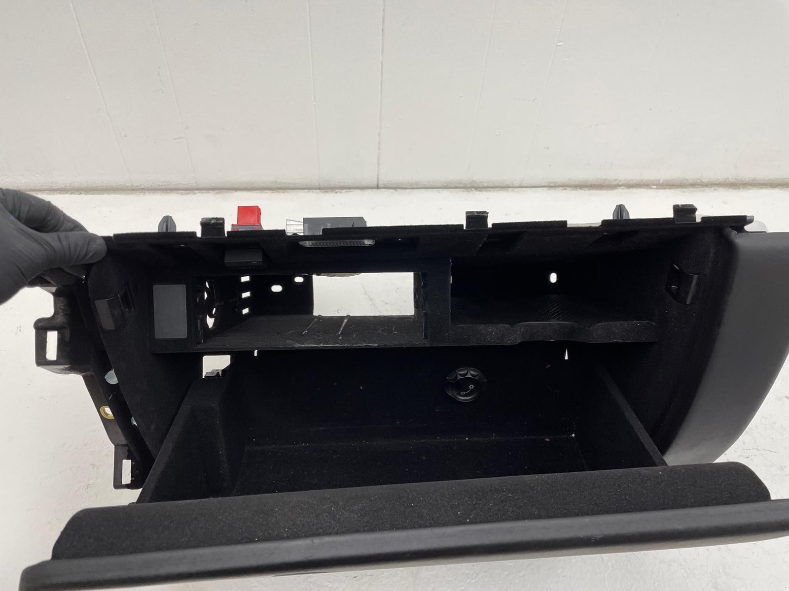 2015-2020 BENTLEY BENTAYGA Glove Box Storage Compartment Assembly Beluga Black