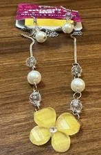 New Extremely Me Yellow Flower Jewelry SET Ladies Necklace Earrings Beaded