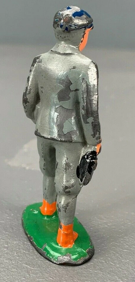 O Gauge Barclay Diecast Figure School Boy in Gray Uniform F0007 TW - Image 4 of 4