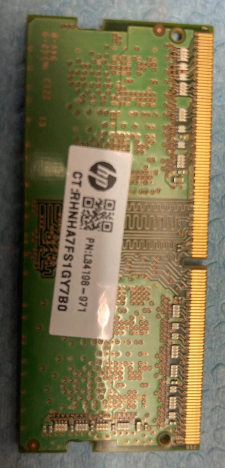 SK Hynix 4GB 1Rx16 PC4-3200AA RAM Memory HMA851S6DJR6N-XN & Samsung M471A5244CB - Image 3 of 4