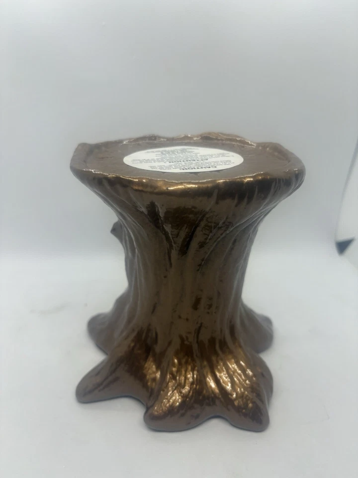 Candelabro de 3 mechas Bath & Body Works flocado ardilla en tocón de árbol Foto 3 de 4