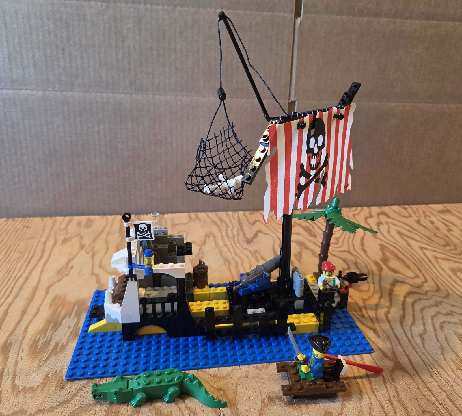 LEGO set 6296, Pirates Shipwreck Island, USED