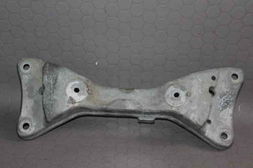 BMW F20 118i Getriebehalter 6860777