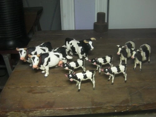 FARM ANIMALS Cows Cattle BULL PLAYSET figures