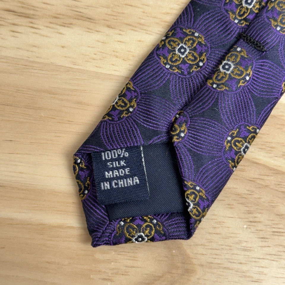 Corbata Paul Fredrick Para Hombres Corbata Púrpura Jacquard Floral Medallón 100% Seda Cresta Foto 2 de 3