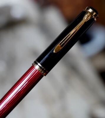 Stylo Bille Pelikan Laque Bleu Foncé & Plaqué Or 18 Carats - Occasion De Prestige