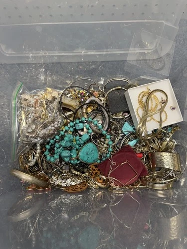 Lot Of Vintage Modern Costume Jewelry Assorted Necklaces  Craft Pieces 8 Lbs
