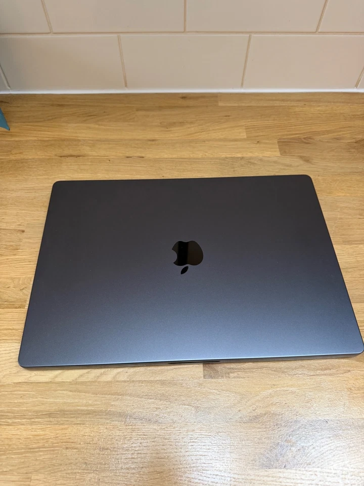 Apple MacBook Pro 16" M3 Max · 36GB · 1TB, photo 3 of 5