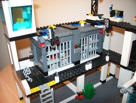 Lego City 7744 Police Headquarters, Complete