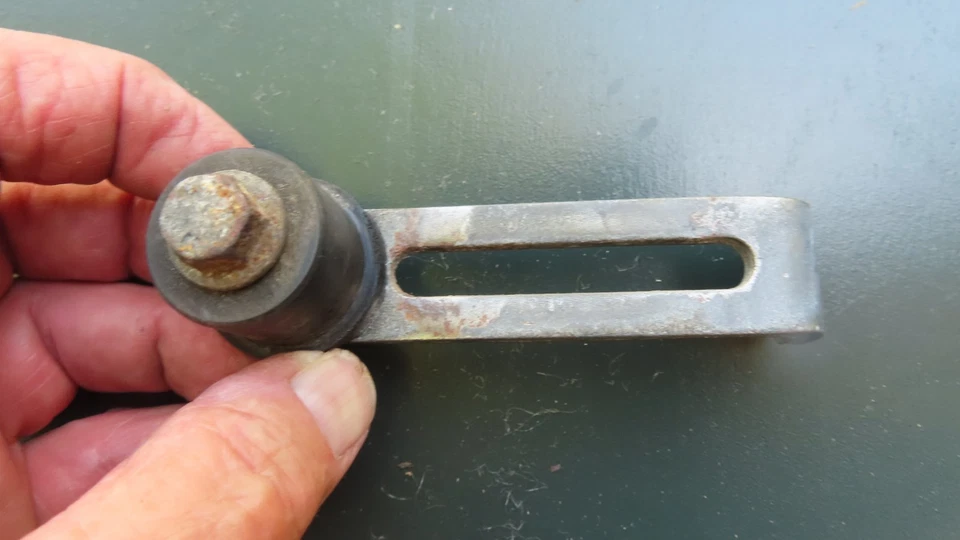 Soporte de brazo tensor ajustador Volvo 240 740 940 4 pulgadas de largo Foto 2 de 4