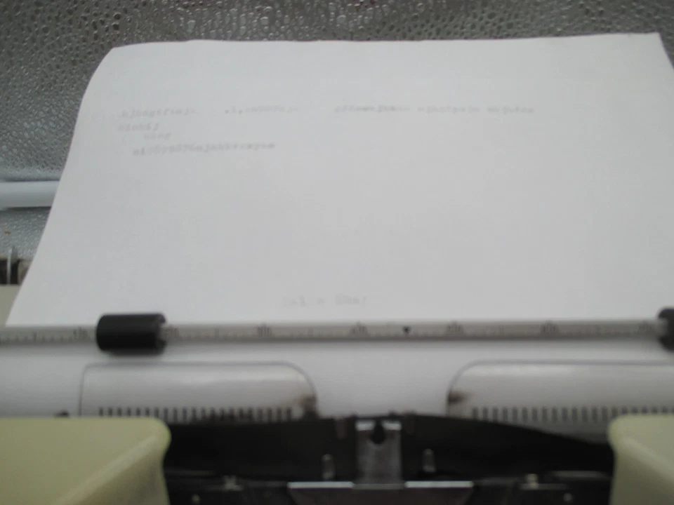 1 Schreibmaschine von Olympia Splendid 33 Reise Schreibmaschine - Bild 2 von 4