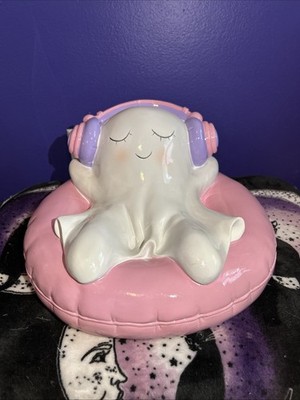 SUMMERWEEN Cute Ghost with Headphones on Float Decorative Figurine Kawaii Style