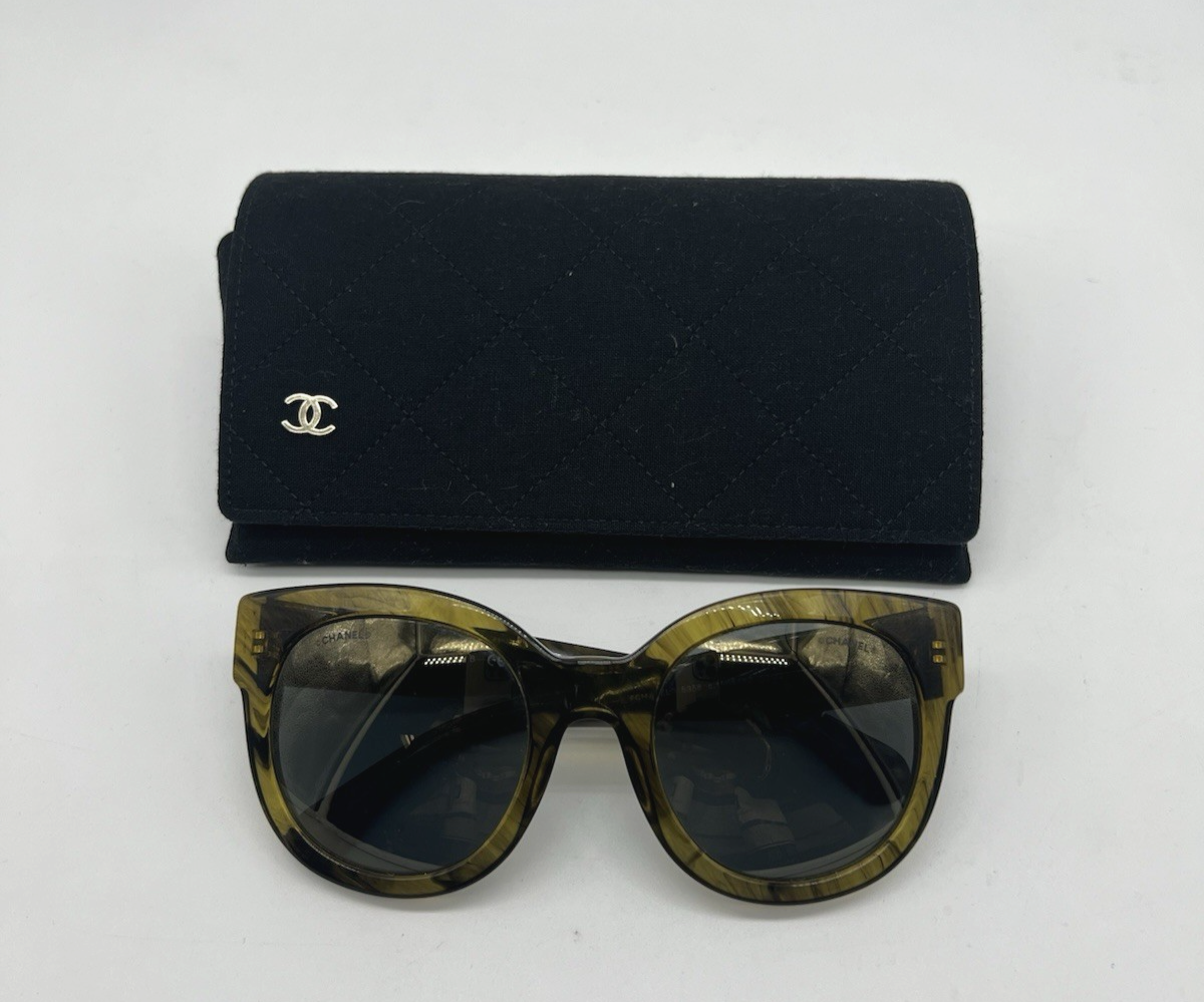 Chanel 5358 Butterfly Sunglasses Black CC Logo 501/26 53-23-140 Made in Italy Chanel 5358 1569/Y9 Brown Resin Gold Mirror Butterfly  main image 3