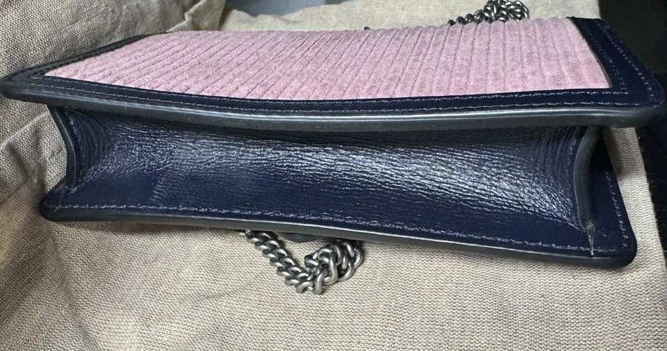 Bolso Gucci Dionysus súper mini rosa terciopelo metal herrajes hebilla de pedrería Foto 4 de 4