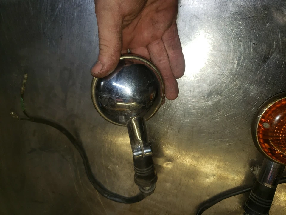 1984 yamaha virago 1000 Turn Signal Lights OEM (##52) - Image 3 of 4