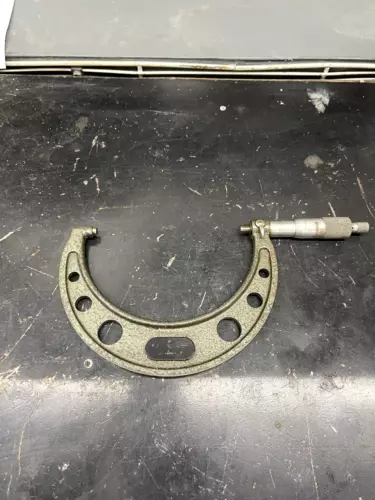 Mitutoyo 4"-5" Micrometer No. 103-219A