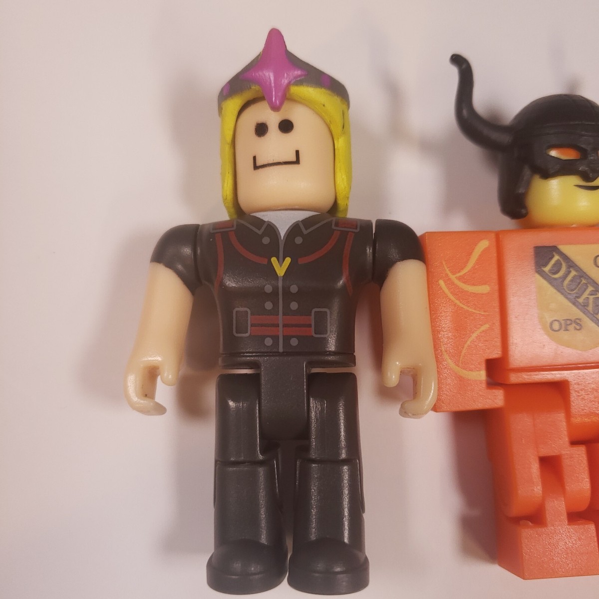 Roblox Series 1 Girl Guest 3 Mini Figure No Code Loose Jazwares - ToyWiz