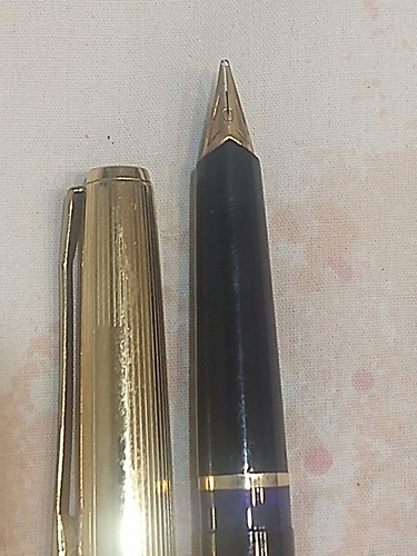 Pelikan 60 Rolled Gold Cap 14k Gold Medium Flexible Point Nib Fountain Pen - Picture 13 of 15