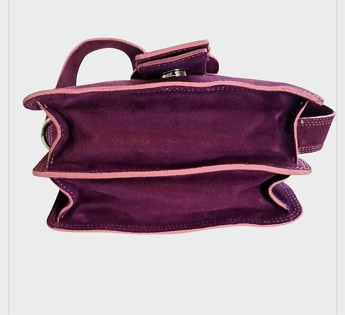 De colección - Bolso de Hombro Banana Republic Púrpura Gamuza Hebilla - Pequeño Foto 3 de 4