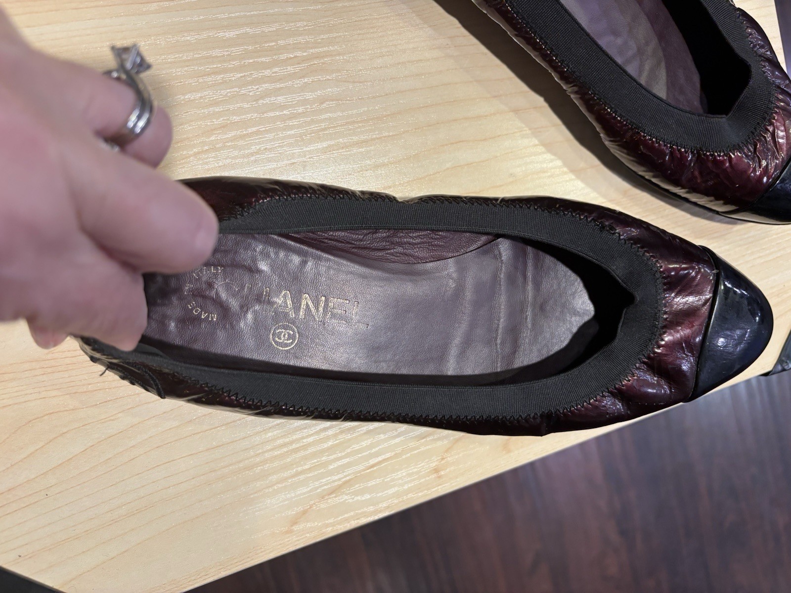 Authentic Chanel Women’s Interlocking CC Logo Sli… - image 15