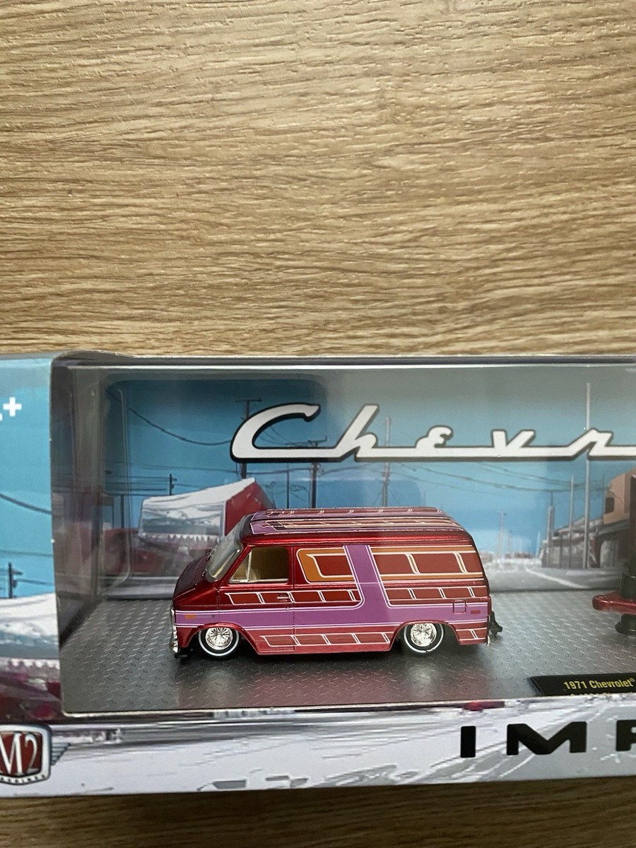 M2 Machines Hauler 1971 Chevrolet G10 Van & 1964 Chevrolet Impala